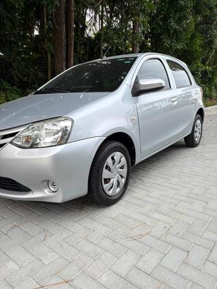 TOYOTA ETIOS 1.3 X 16V FLEX 4P AUTOMÁTICO TOYOTA ETIOS 1.3 X 16V FLEX 4P AUTOMÁTICO